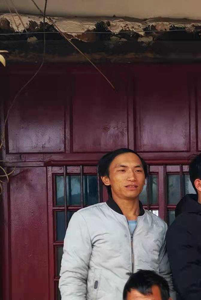 走失者照片 希望各位好心的叔叔阿姨，热心的朋友...