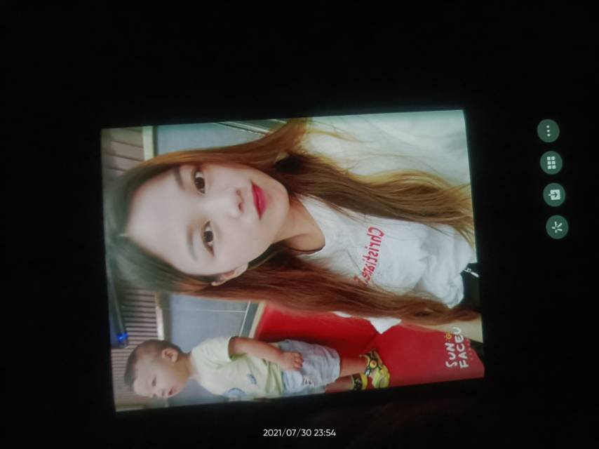 走失者照片 请各位朋友看到劝她和家里联系