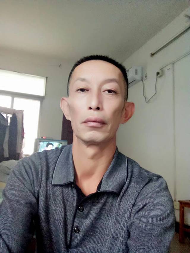 走失者照片 寻找多年老朋友因电话换了失联