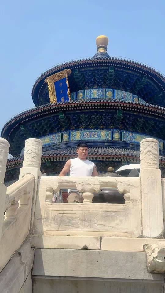 走失者照片 经朋友介绍中介去柬埔寨下飞机接走后...