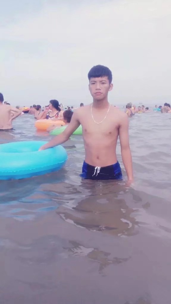 走失者照片 儿子不知所踪，如发现请联系1364...
