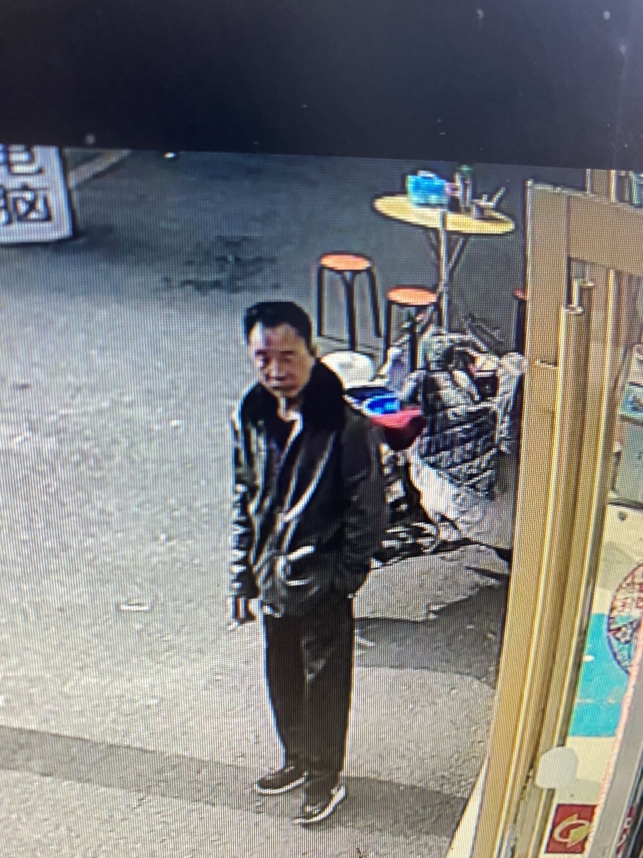 走失者照片 店里顾客遗失贵重物品