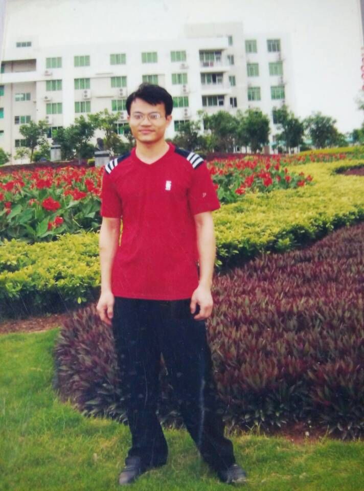 走失者照片 三个孩子希望早日找回父亲，一家人开...