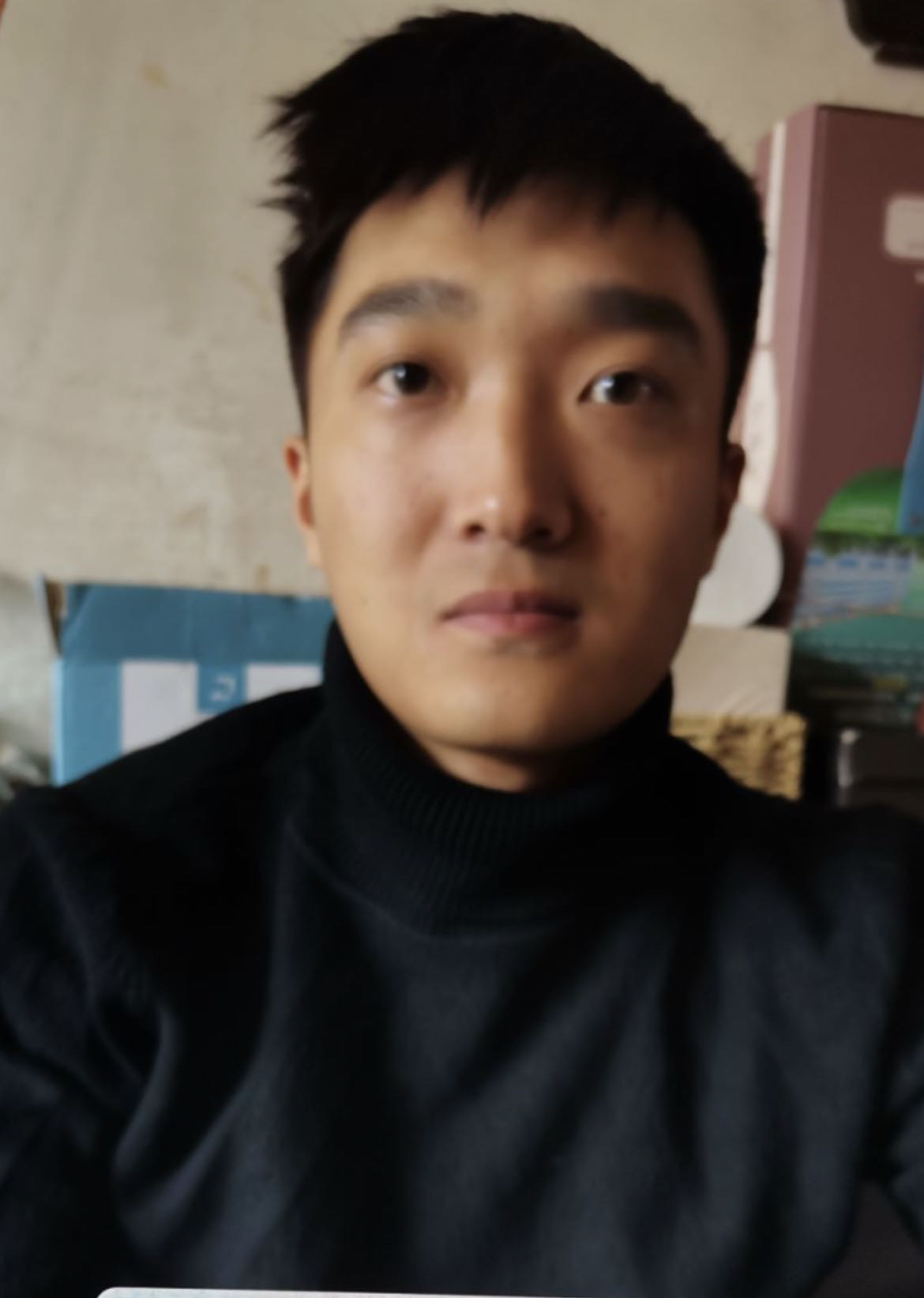走失者照片 警官进入处理协商 警方校方现都联系...