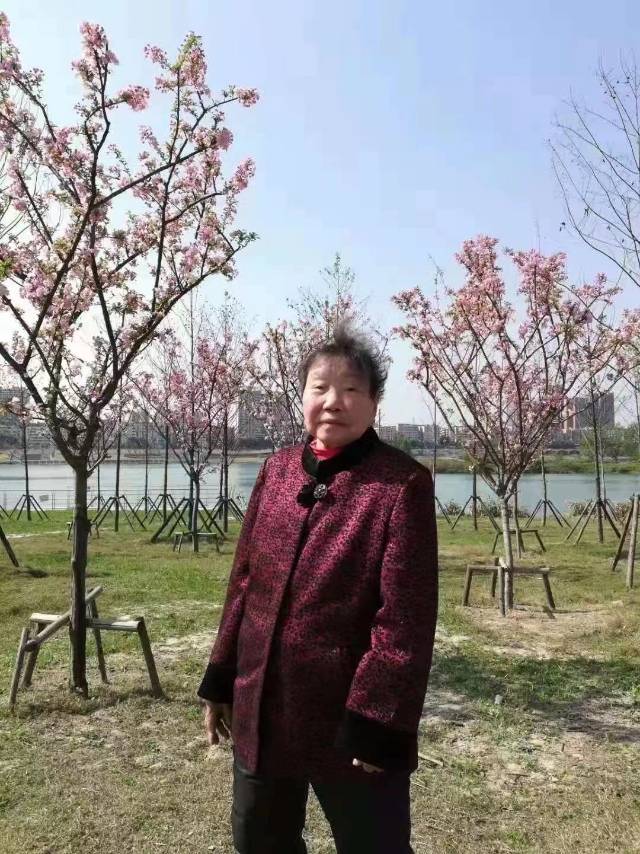 走失者照片 奶奶患有老年痴呆，拜托朋友们帮忙转...