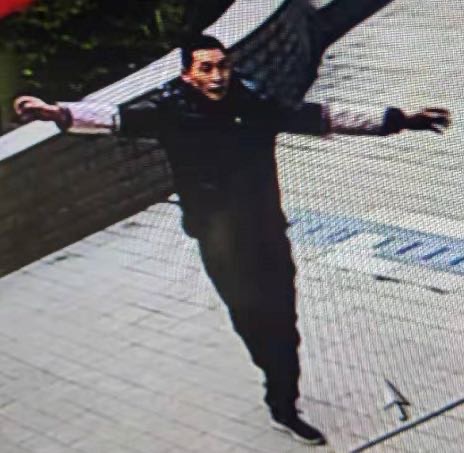 走失者照片 家人非常着急，麻烦大家转发一下