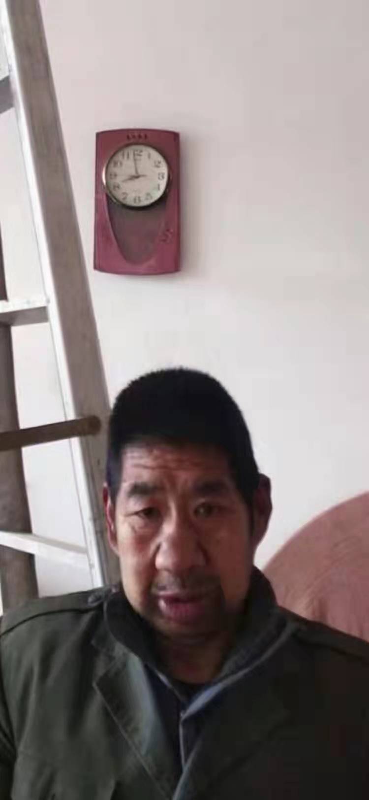 走失者照片 希望我的哥哥赶紧回来，大家都很想他