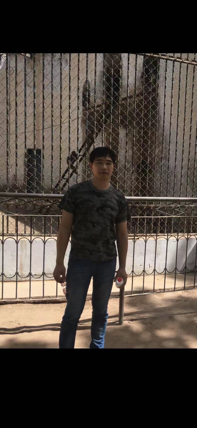 走失者照片 跪求在广州走丢的哥哥，希望能有人提...