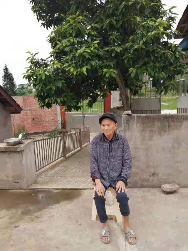 走失者照片 麻烦各位亲朋好友，好心人，看到我爷...