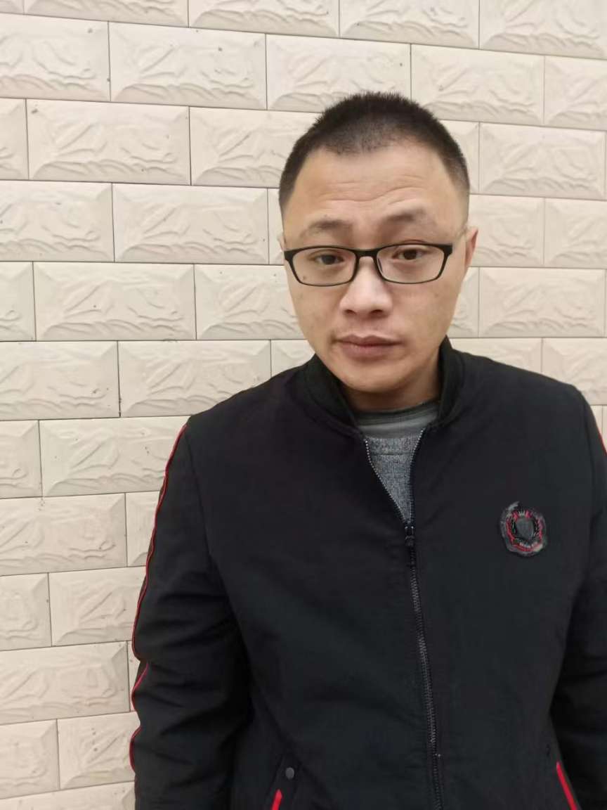 走失者照片 请大家动动发财的手指帮帮忙点赞转发...