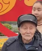 走失者照片 这是失踪人的爸爸和哥哥，希望快找到...
