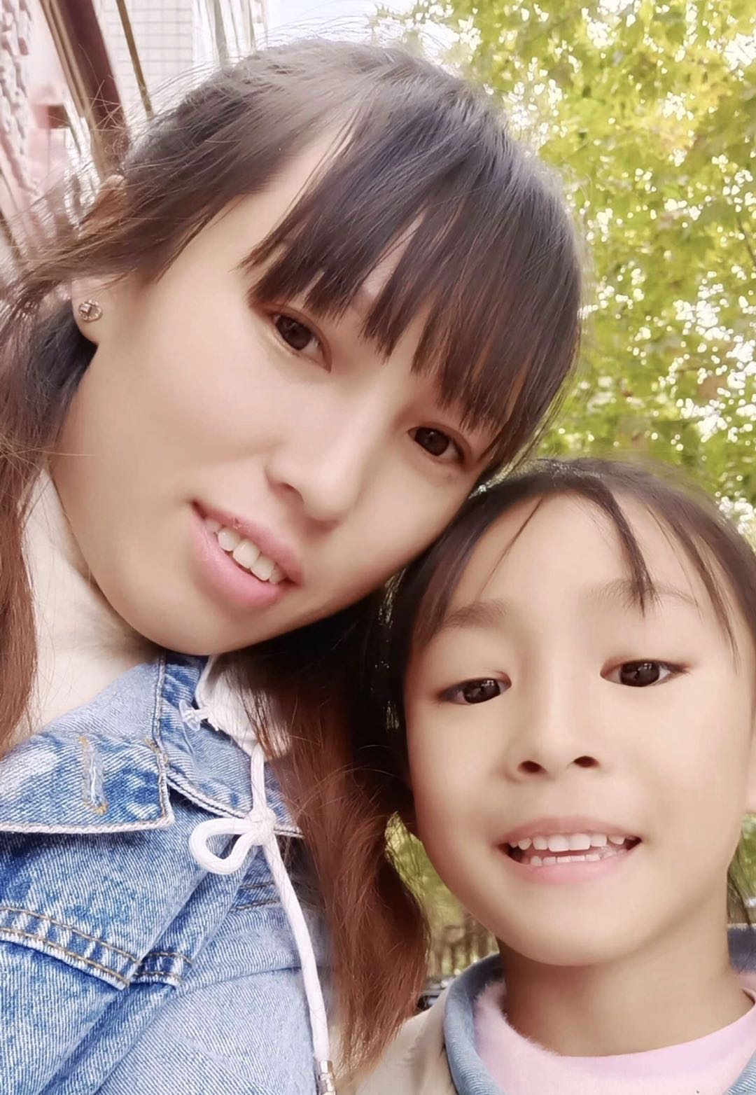 走失者照片 孩子在等着妈妈回家