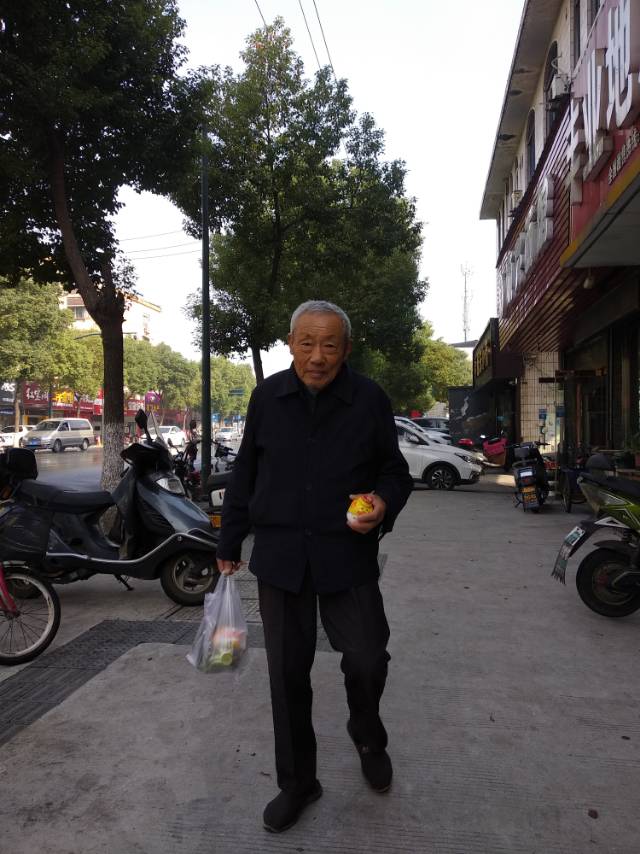 走失者照片 2021年1月13号走失老人，帮忙...