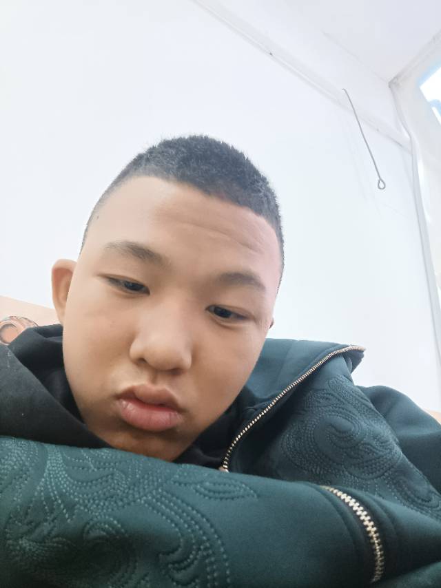 走失者照片 求大家帮帮忙！我儿子已经走失几天了...