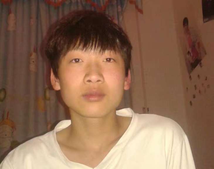走失者照片 弟弟一八年外出打工至今了无音讯向广...