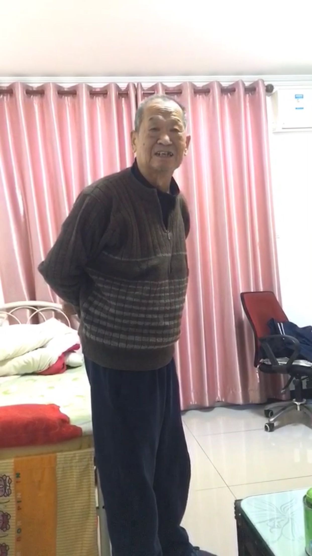 走失者照片 我的父亲有老年痴呆症，连着两个晚上...