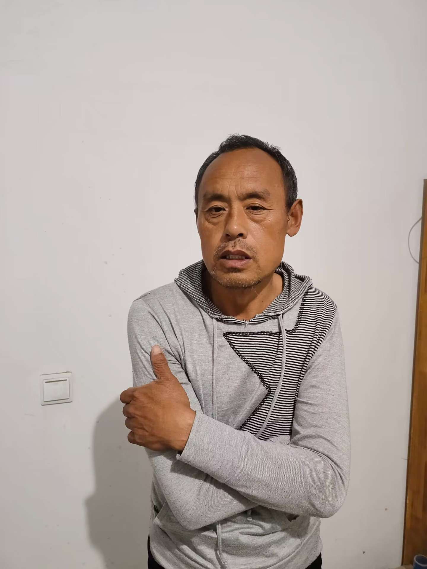 走失者照片 老人有智力问题，出去遛弯一直未归