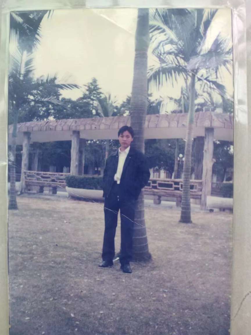 走失者照片 大家要是有认识的就帮我联系一下