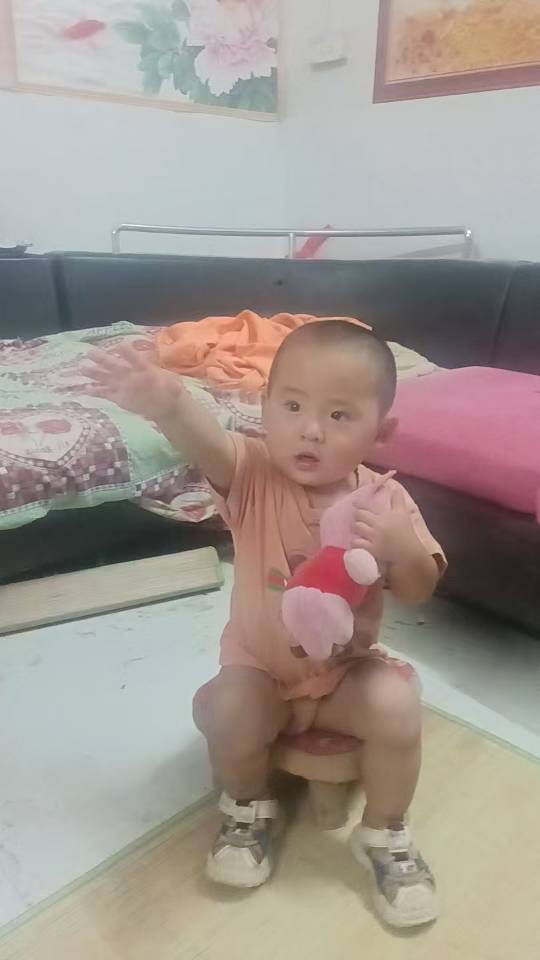 走失者照片 请帮我置顶，并转发分享此寻人启事，...