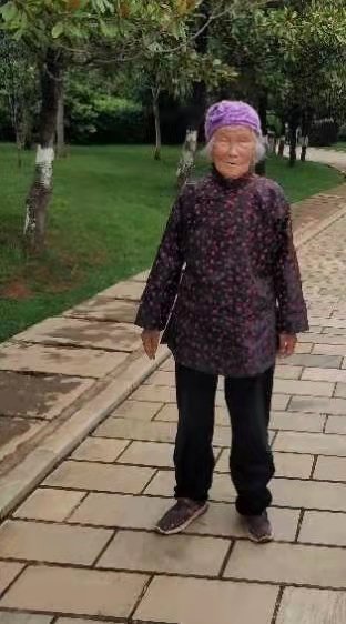 走失者照片 寻人启事:
本人外婆于10月21日...