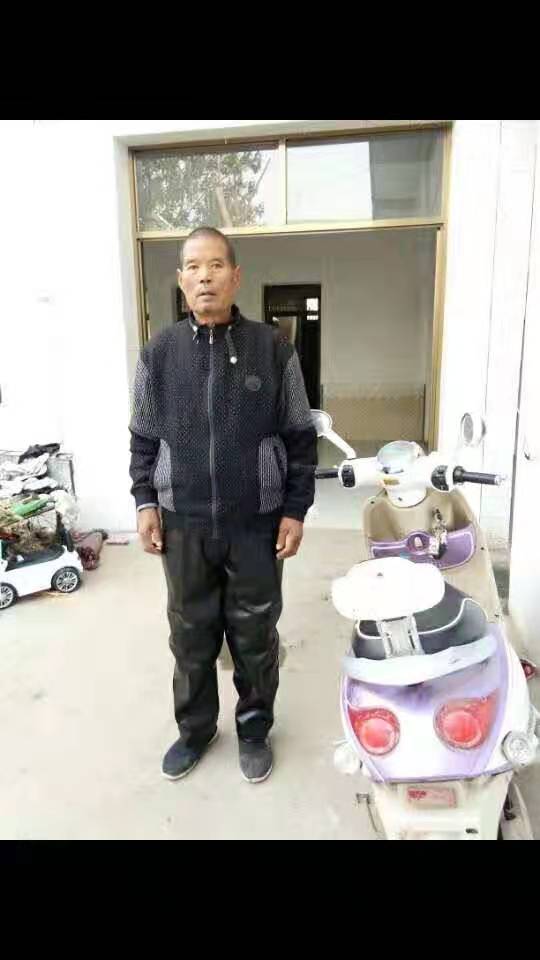 走失者照片 爸爸女儿想您了,赶快回家吧!