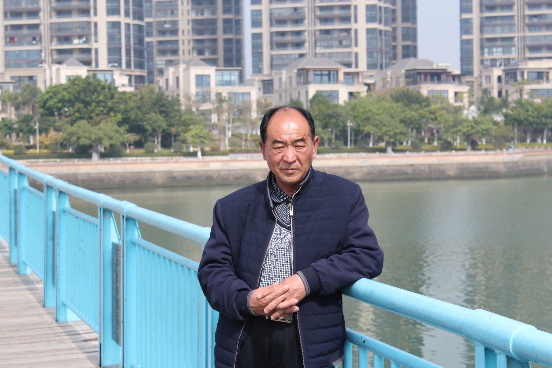 走失者照片 请大家帮我找到父亲