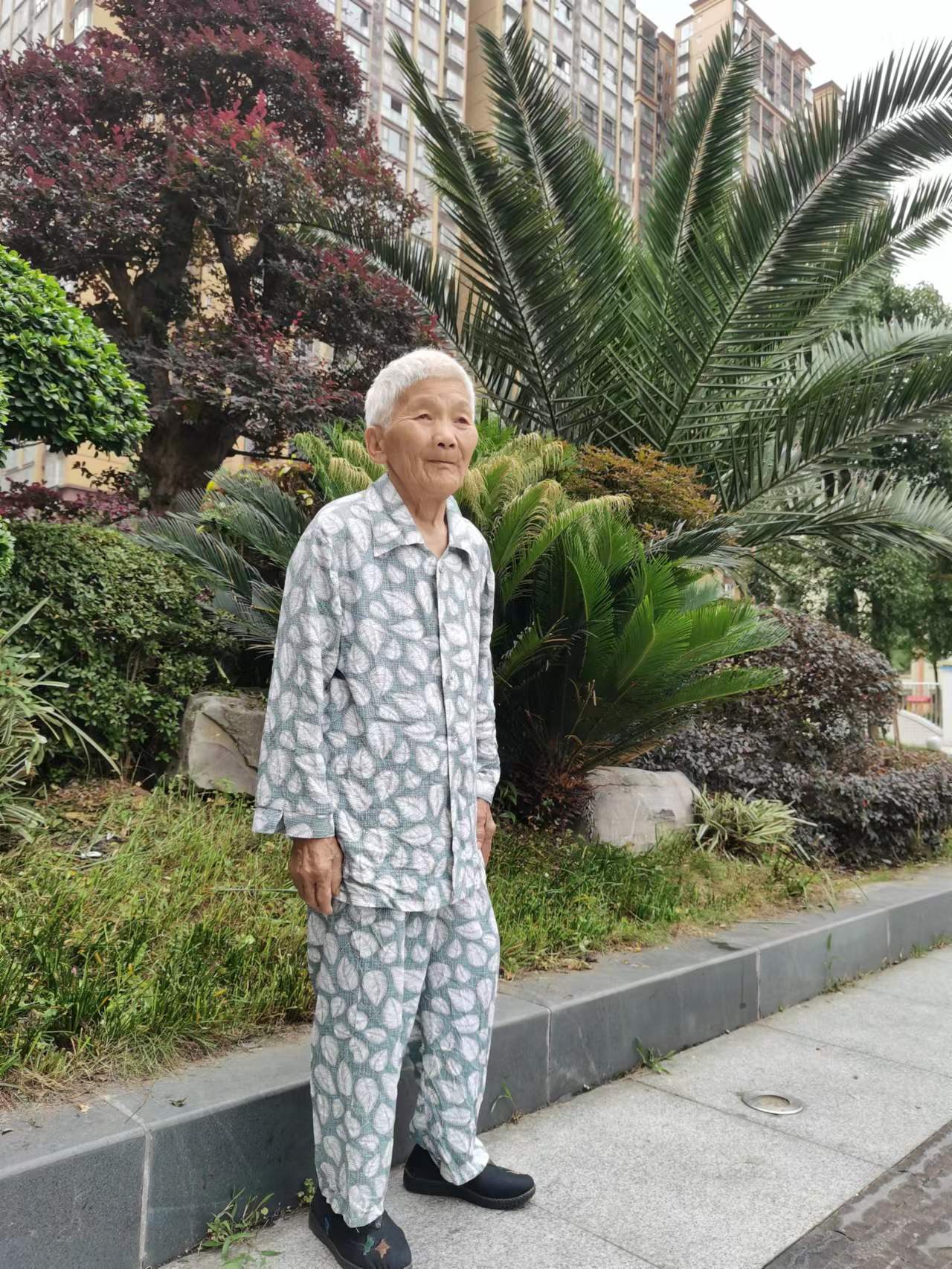 走失者照片 请各位好心人帮忙留意一下，她的家人...