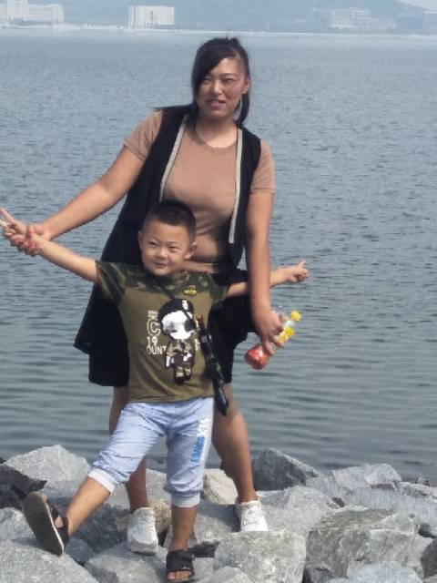 走失者照片 孩子上学老是想他妈妈希望好心人帮忙...