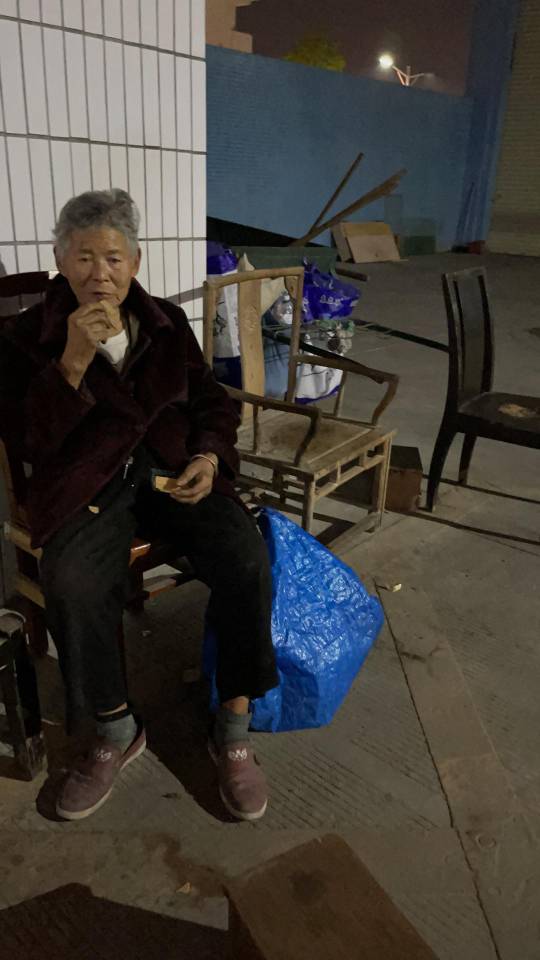 走失者照片 请大家帮忙，相互转一下，家人十分担...