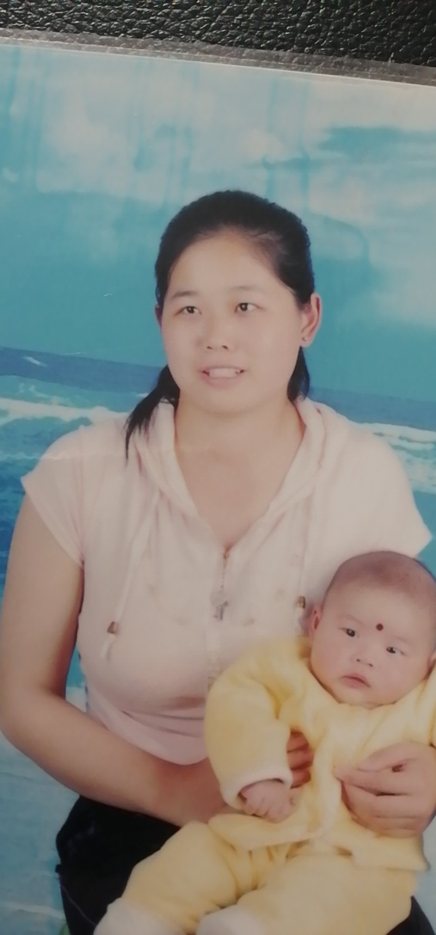 走失者照片 妹妹妹双眼视力0.2，恐被坏人所骗...