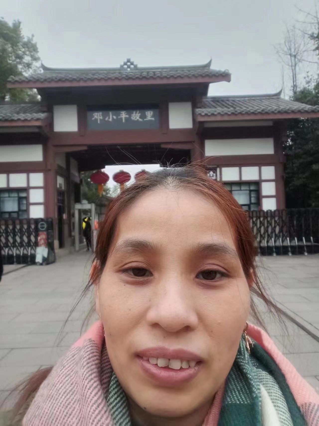走失者照片 3个孩子非常需要找到妈妈