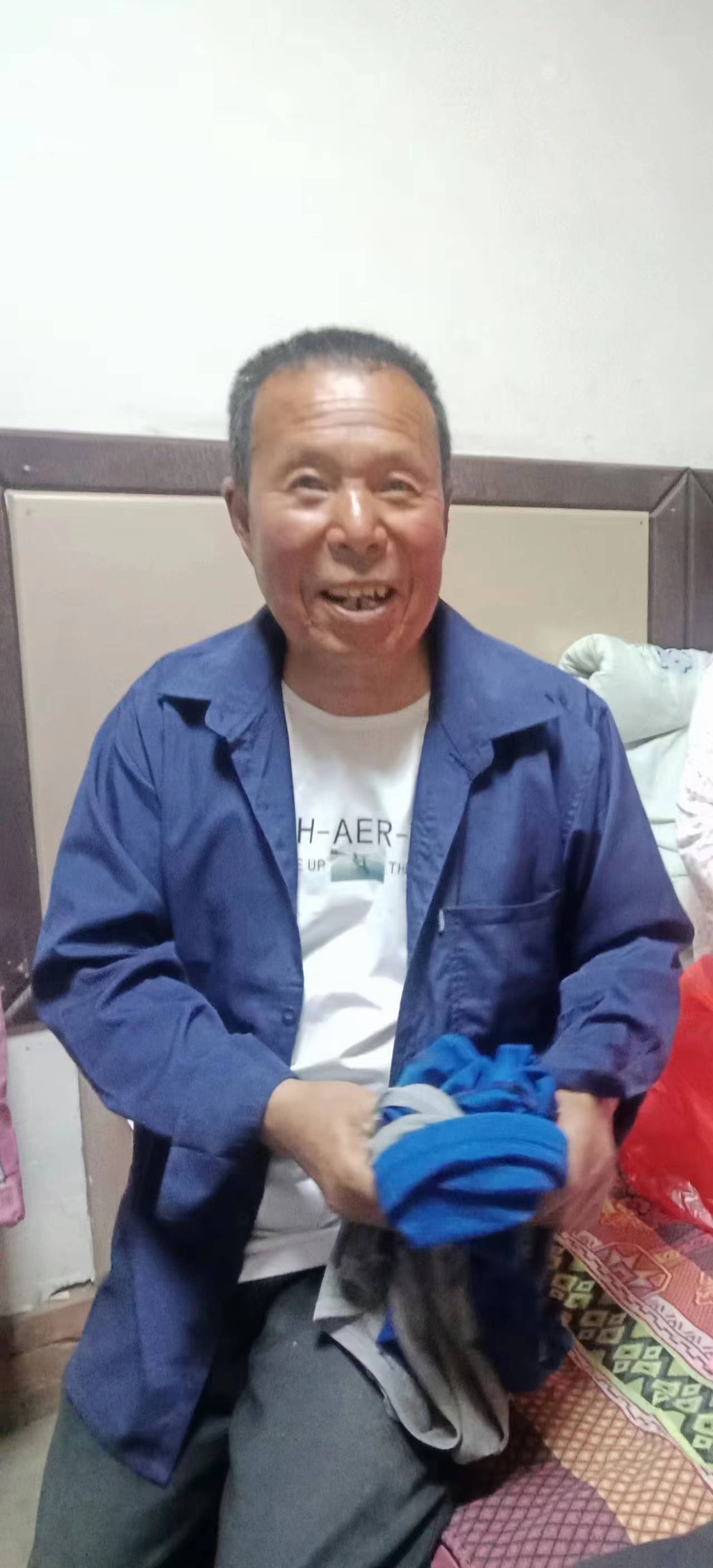 走失者照片 请好心人提供线索并收留,重谢