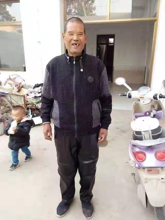 走失者照片 爸爸女儿想您了,赶快回家吧!
