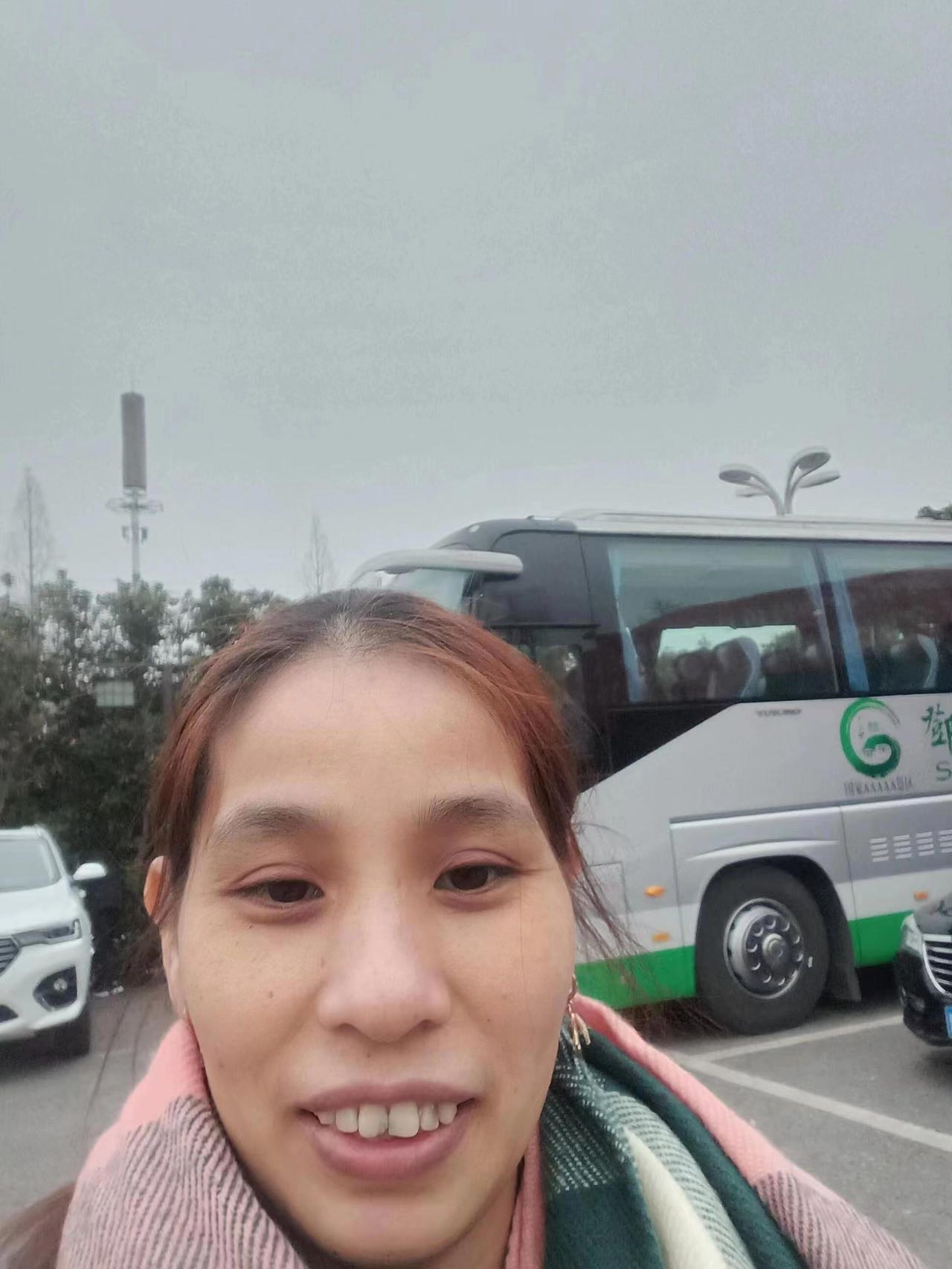 走失者照片 3个孩子非常需要找到妈妈