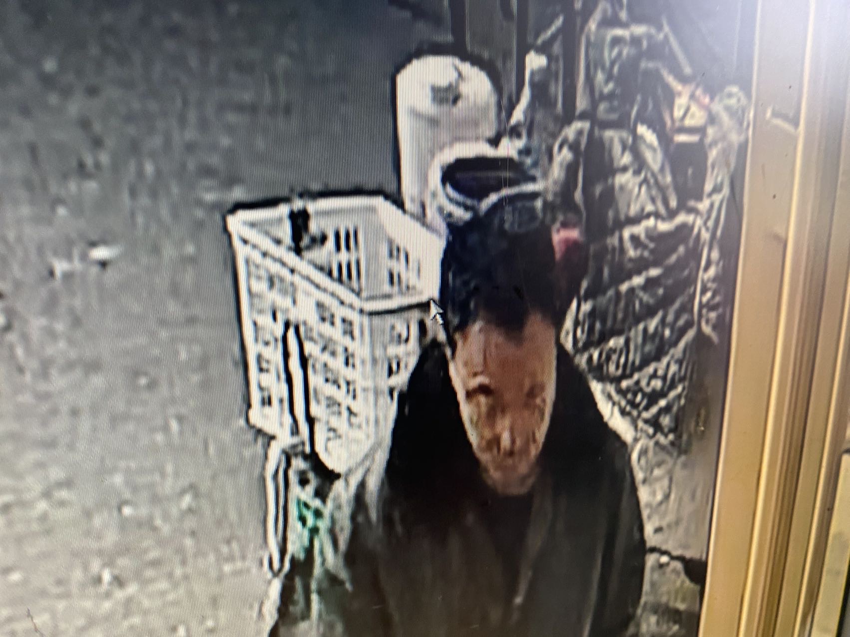 走失者照片 店里顾客遗失贵重物品