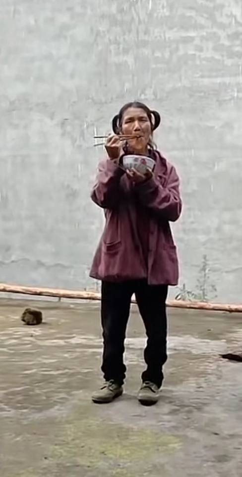 走失者照片 大家好，这是我的妈妈，走失十来天了...