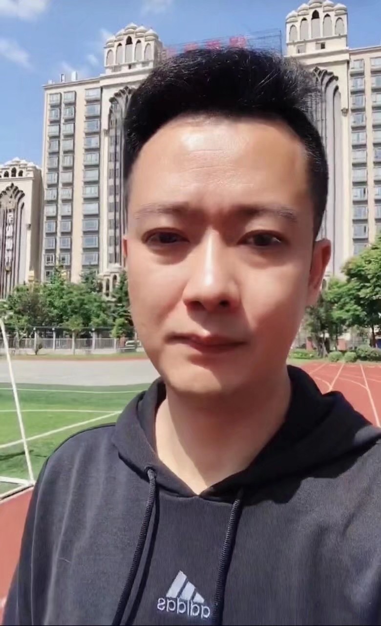 走失者照片 希望大家帮帮忙找到他，认识此人的请...