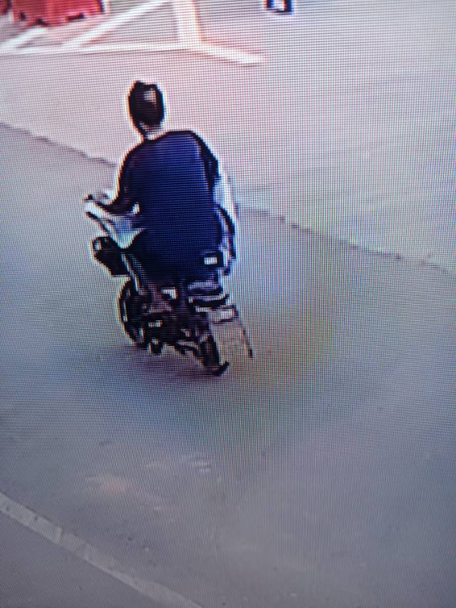 走失者照片 如有提供线索者必有重谢！！！