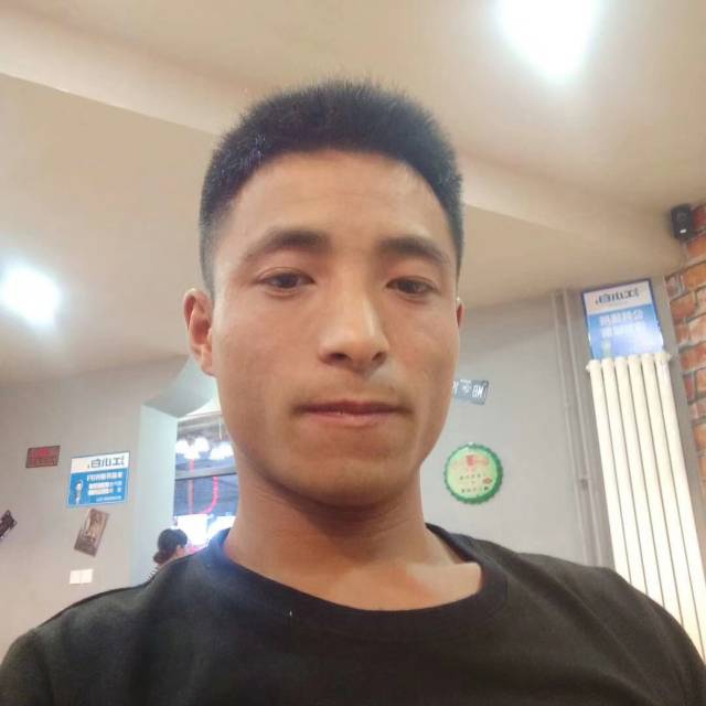 走失者照片 请大家帮忙寻找一下！家里俩孩和老人...