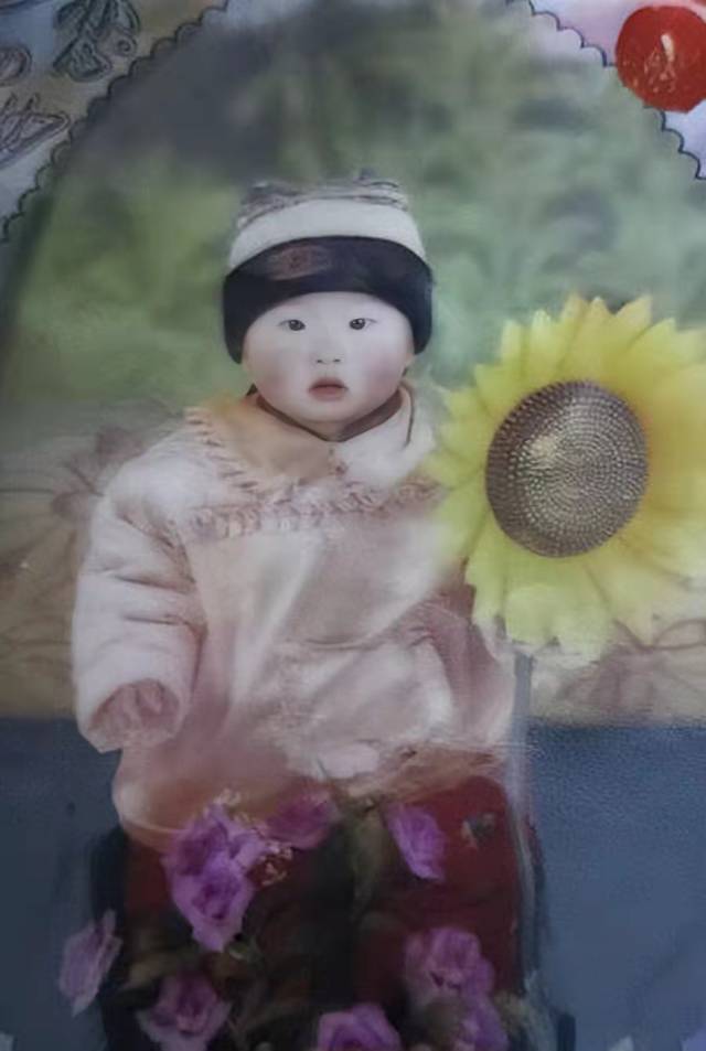 走失者照片 23左右女孩,看过来,看下像你小时...