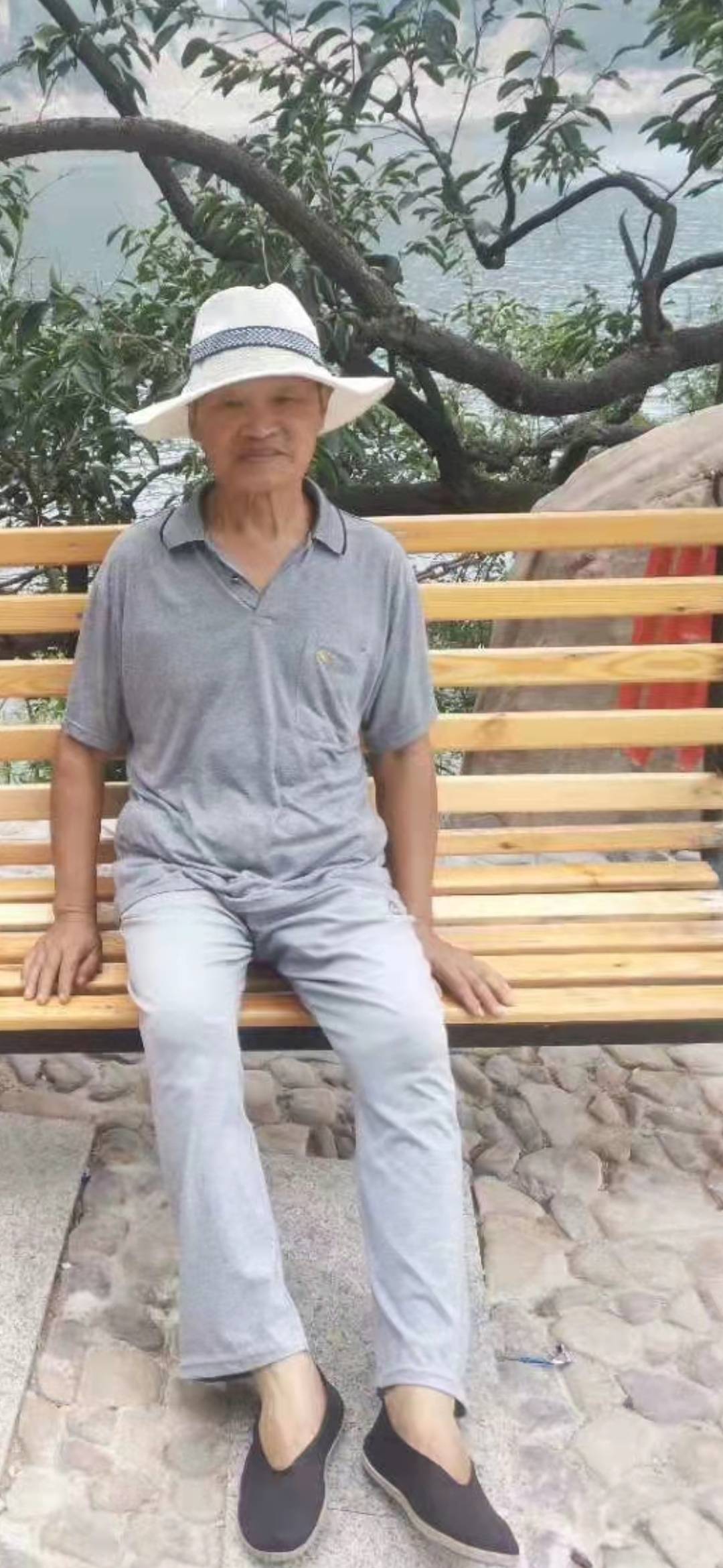 走失者照片 家父走失  万盼早归！！！