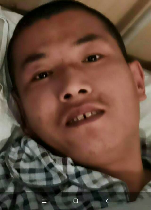 走失者照片 找弟弟，麻烦大家帮忙转发如有音讯合...