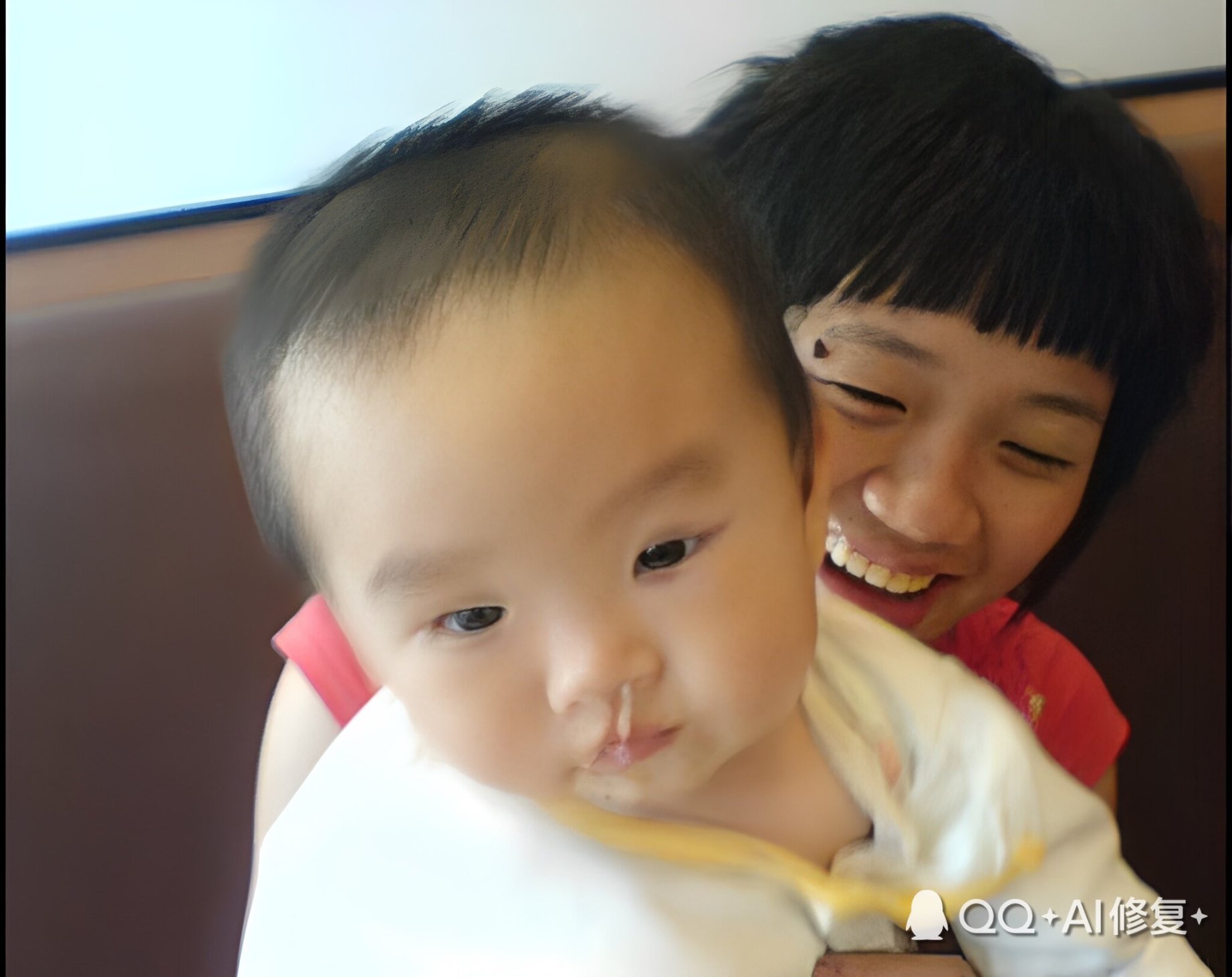 走失者照片 拜托各位帮我找找这个抱小孩的女人。...