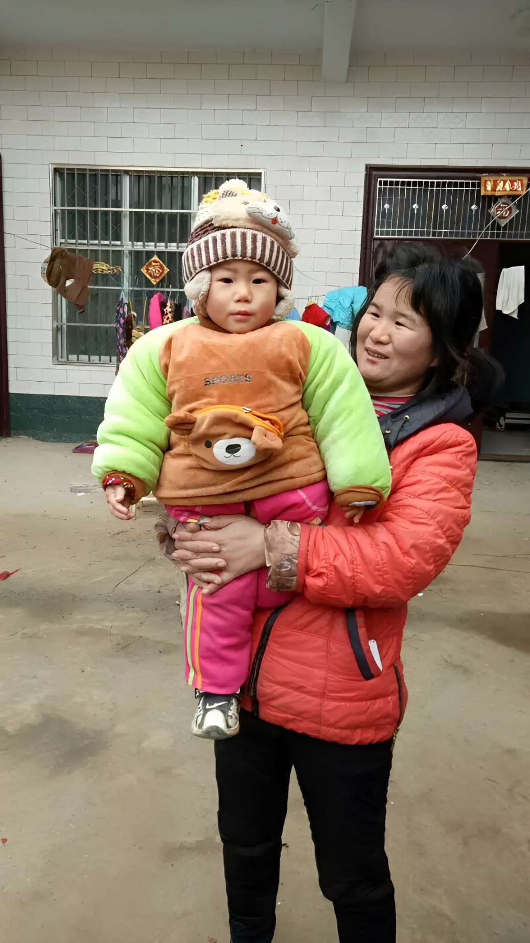 走失者照片 她妈和她叔身体不好有看到她的朋友联...
