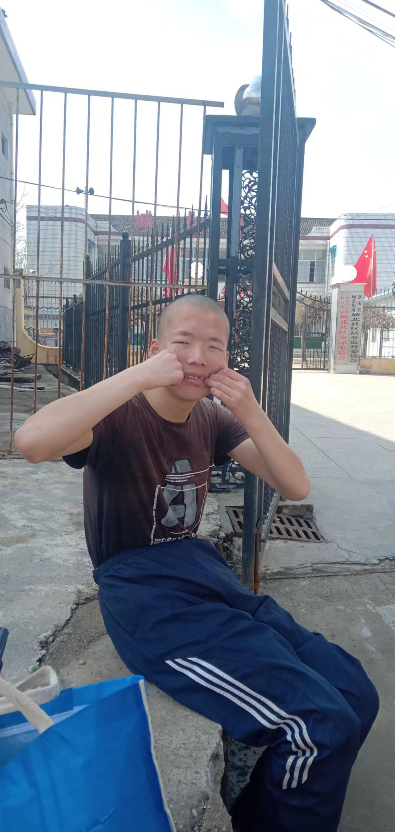 走失者照片 还望大家能够帮忙转发,在此谢谢各位...