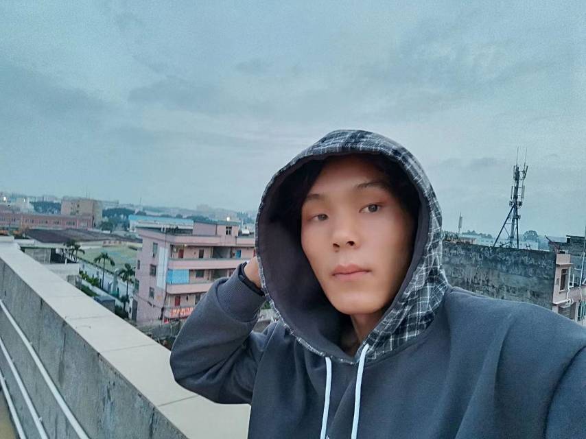 走失者照片 请大家帮帮我们。