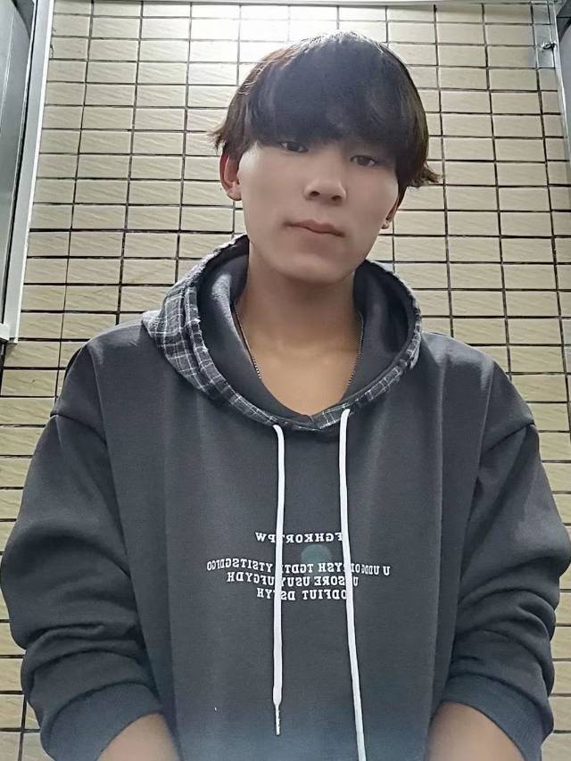 走失者照片 请大家帮帮我们。