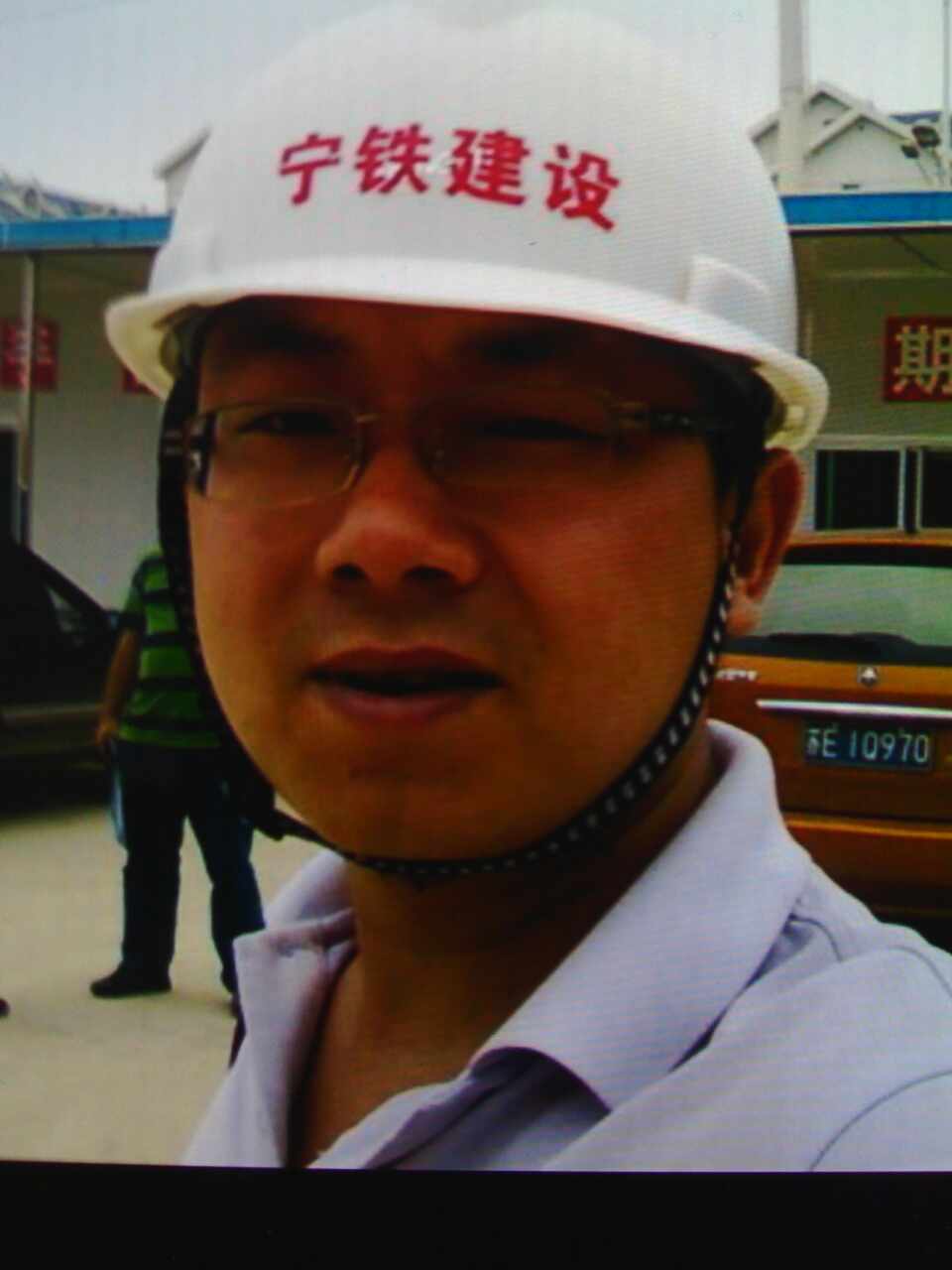 走失者照片 张昌目前在深圳，陪你的是养母，亲生...