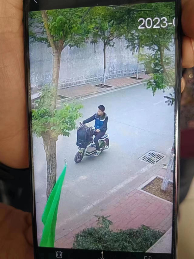 走失者照片 16岁初开年纪，选错路。家人十万火...