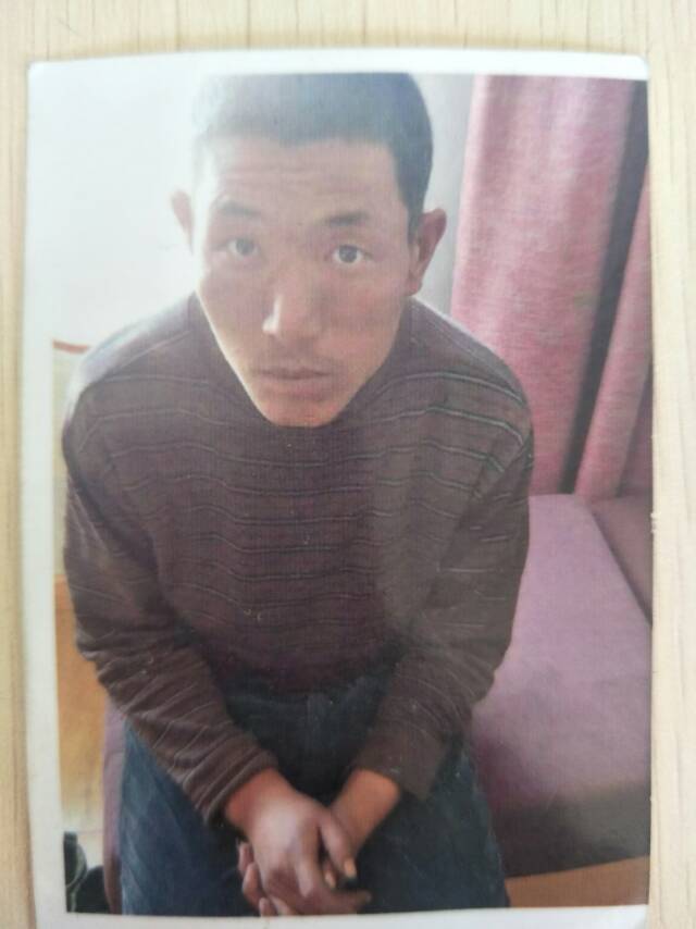 走失者照片 找弟弟，麻烦大家帮忙转发如有音讯合...